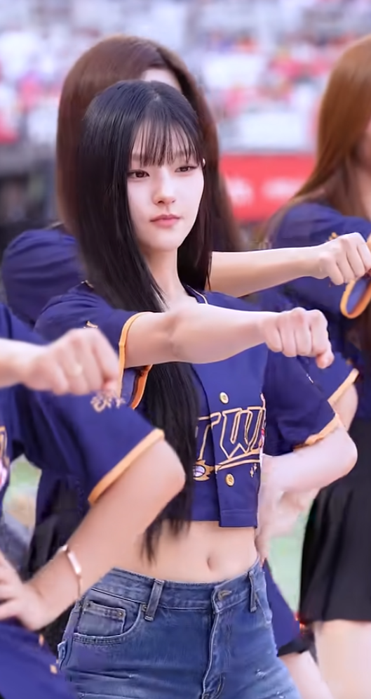 kt위즈 시구 kiss of life 하늘 hold up 아웃송 직캠