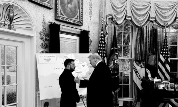 정상회담 직전 백악관 집무실에 설치된 우크라이나 지도