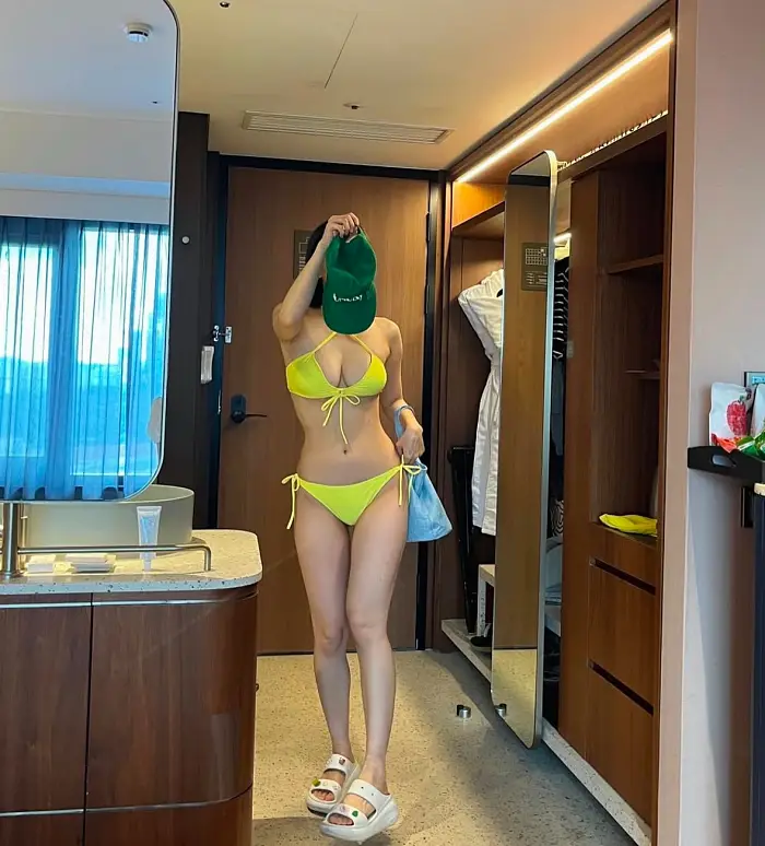 그녀의 비키니