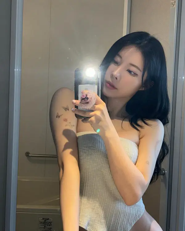 눈빛에 지리고, 몸매에 지렸다