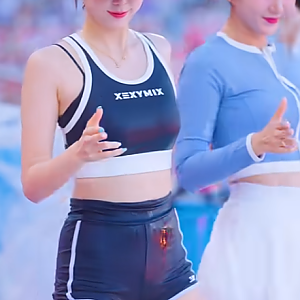 시원하게 물뿌리고 피리춤 아웃송 이금주 치어리더 Lee Geumju Cheerleader ktwiz